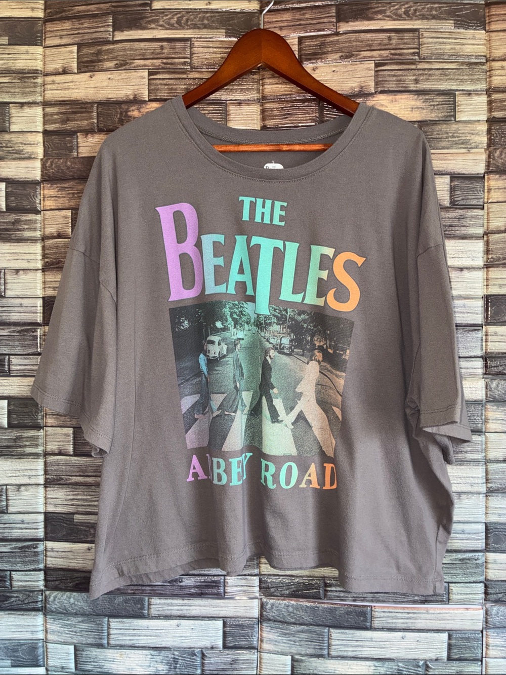 Pre Owned The Beatles Abbey Road Graphic Tee Gray with Pastel Print 3X Cropped